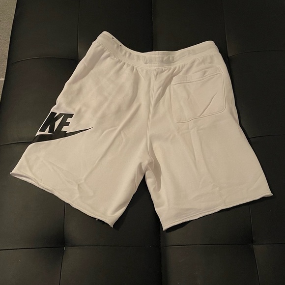 Wore them once white nike shorts size medium - Picture 2 of 4
